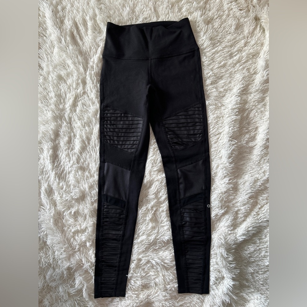 Alo Moto leggings